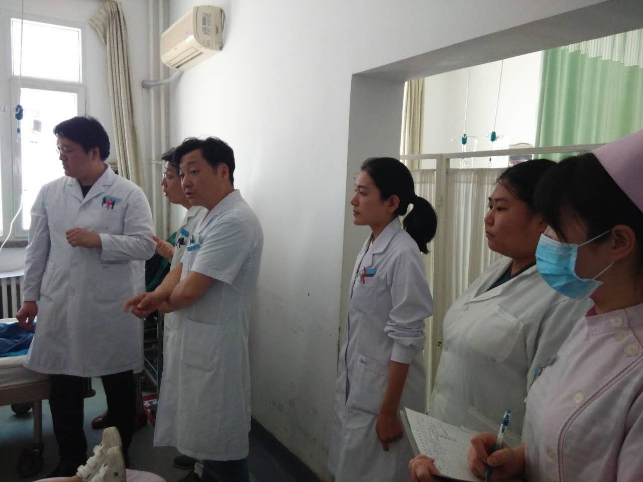 急诊应急演练6.jpg 急诊应急演练6.jpg